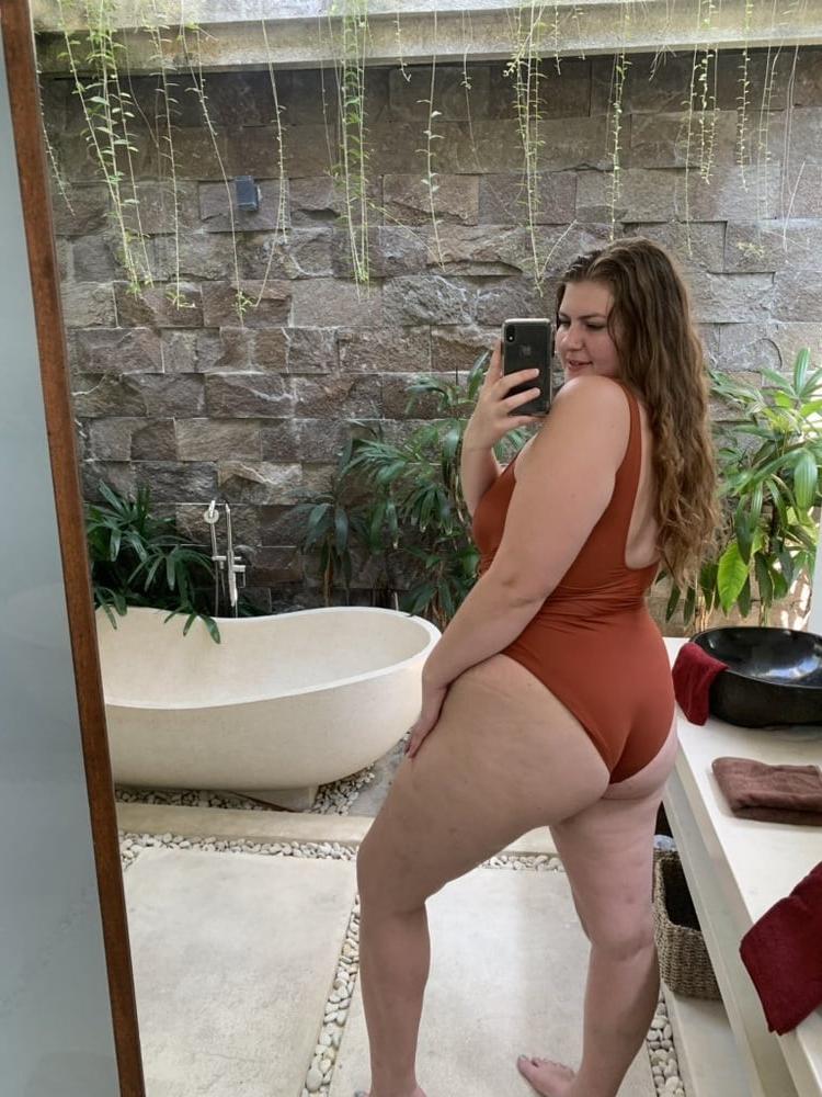 25P Sexy bbw wife