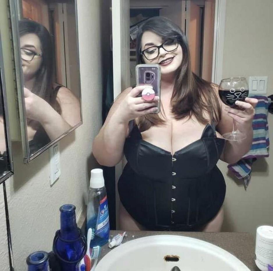 25P From MILF to GILF with Matures in between 159
