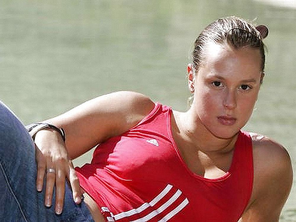25P Federica Pellegrini Hot Italian Swimmer