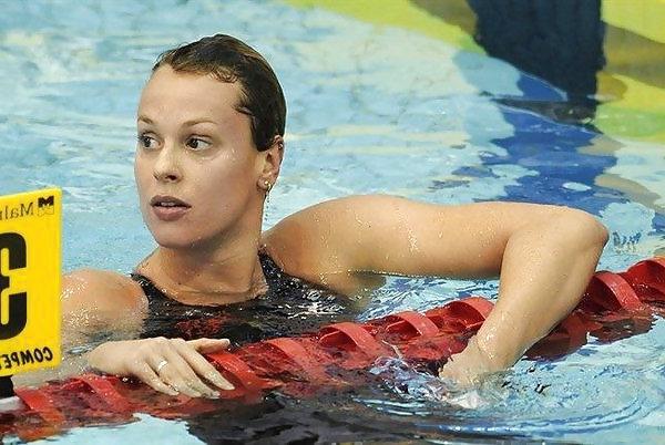 25P Federica Pellegrini Hot Italian Swimmer