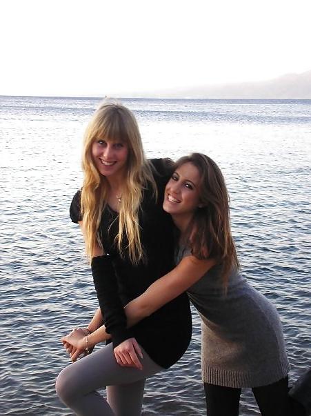 25P Israeli girls horny 2