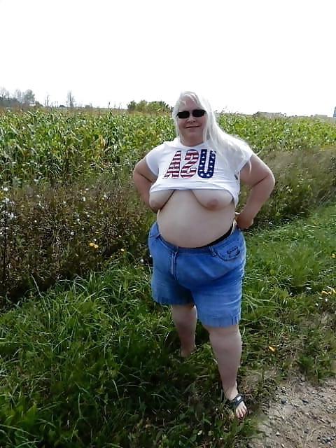 16P Bbw mix 521 (Grey hair granny)