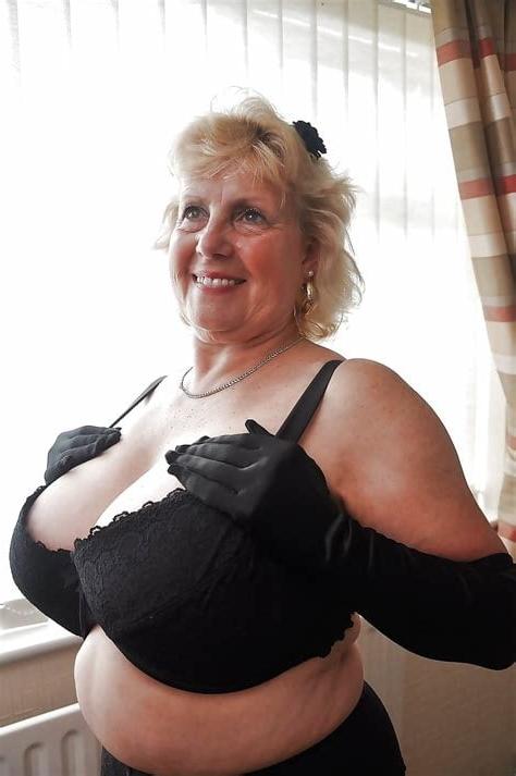 25P Huge tits Gilf