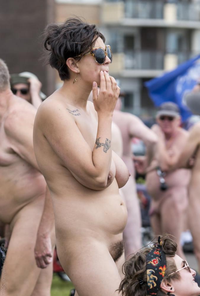25P Big Tits &amp; Sunglasses Brighton 2017 World Naked Bike Ride