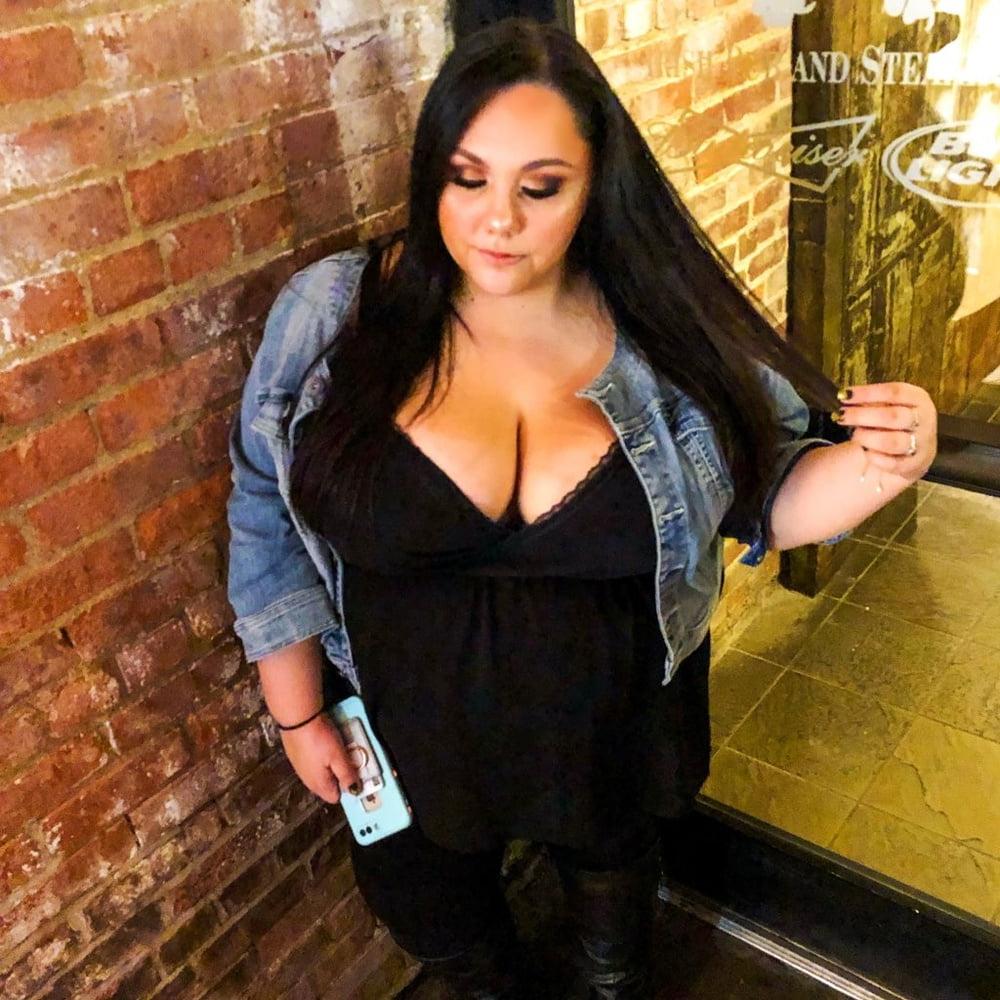 25P The BFT'S: Big Fucking Tits 2