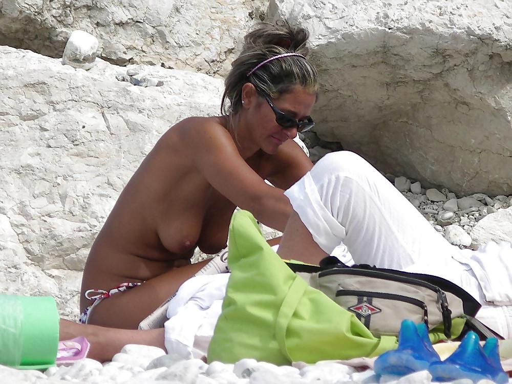 10P Mature Sunbathing Topless