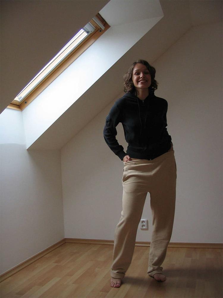 25P Wife Posing