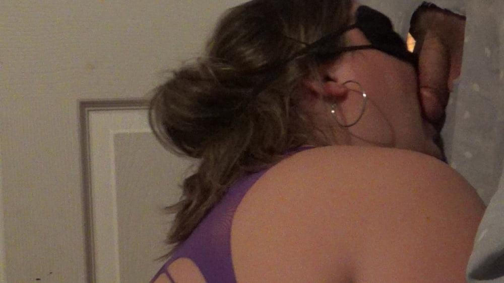 19P Bbw cuckold wife 1st glory hole try
