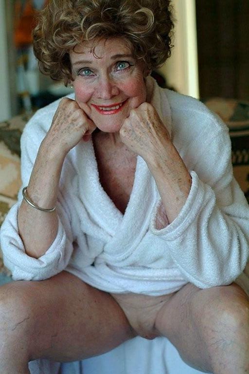 25P 70+ gilf still very sexy