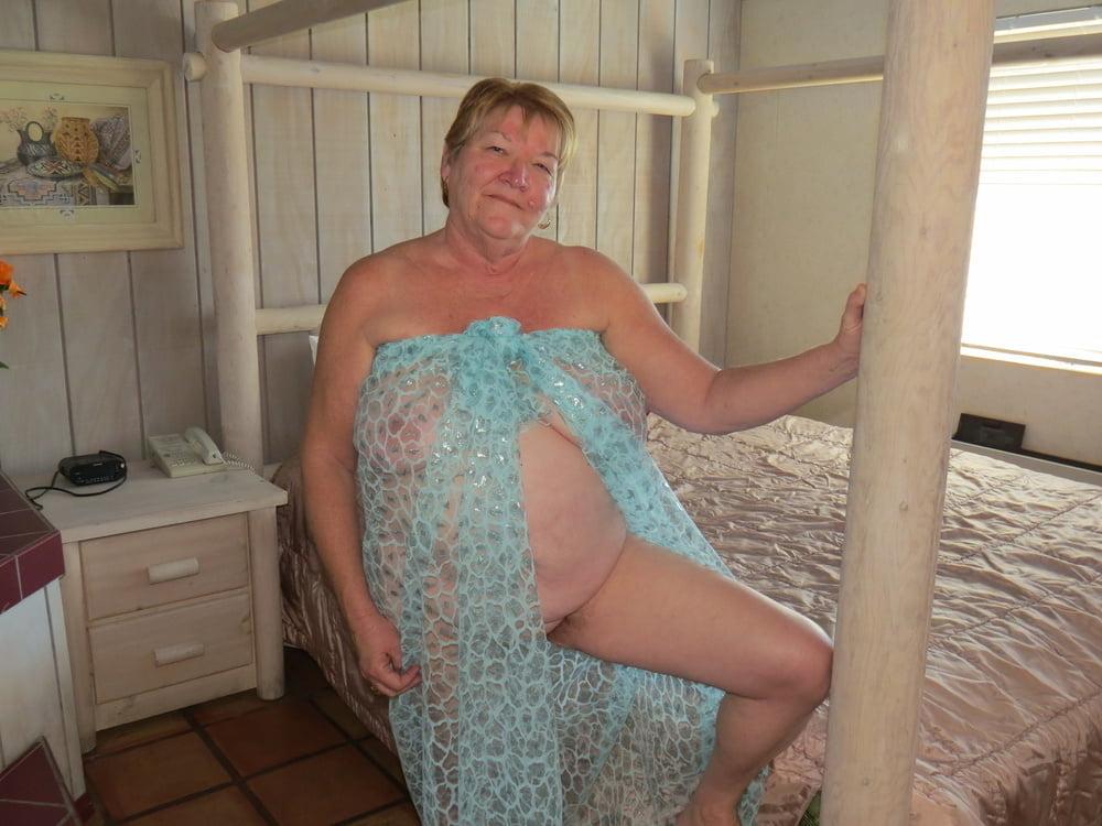 25P Sexy Big Mature Women 89