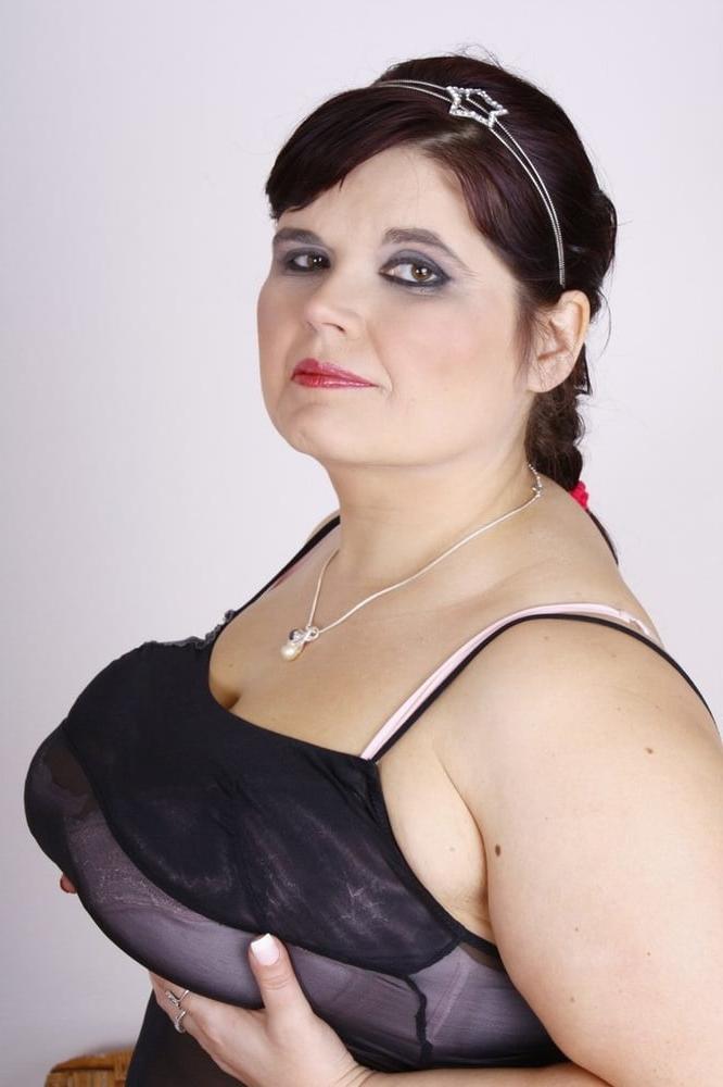 16P Bbw mix 394 (Marie 43 years old)