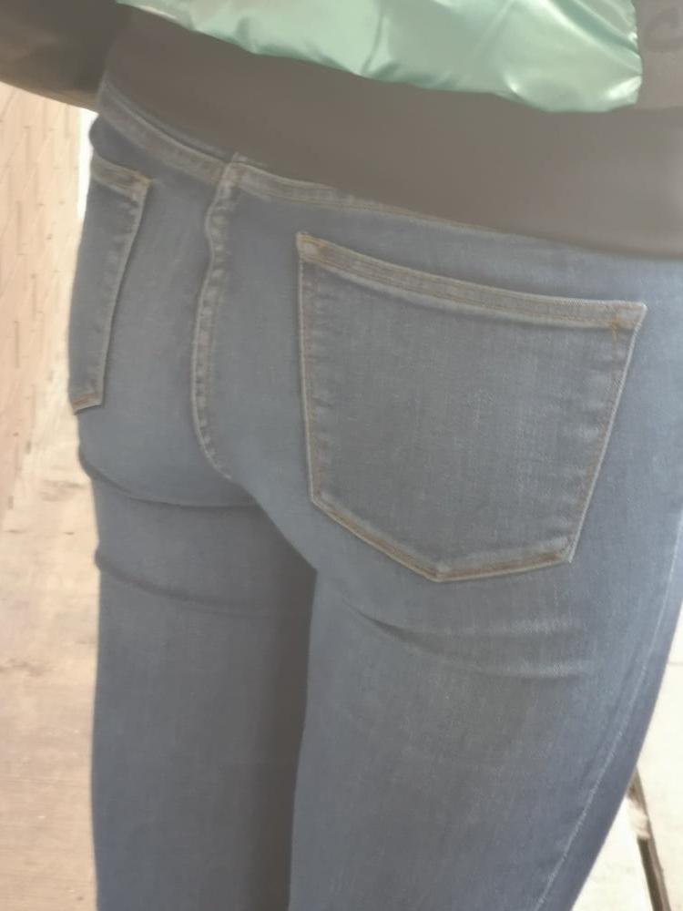 15P Tall Girl  in Leggings