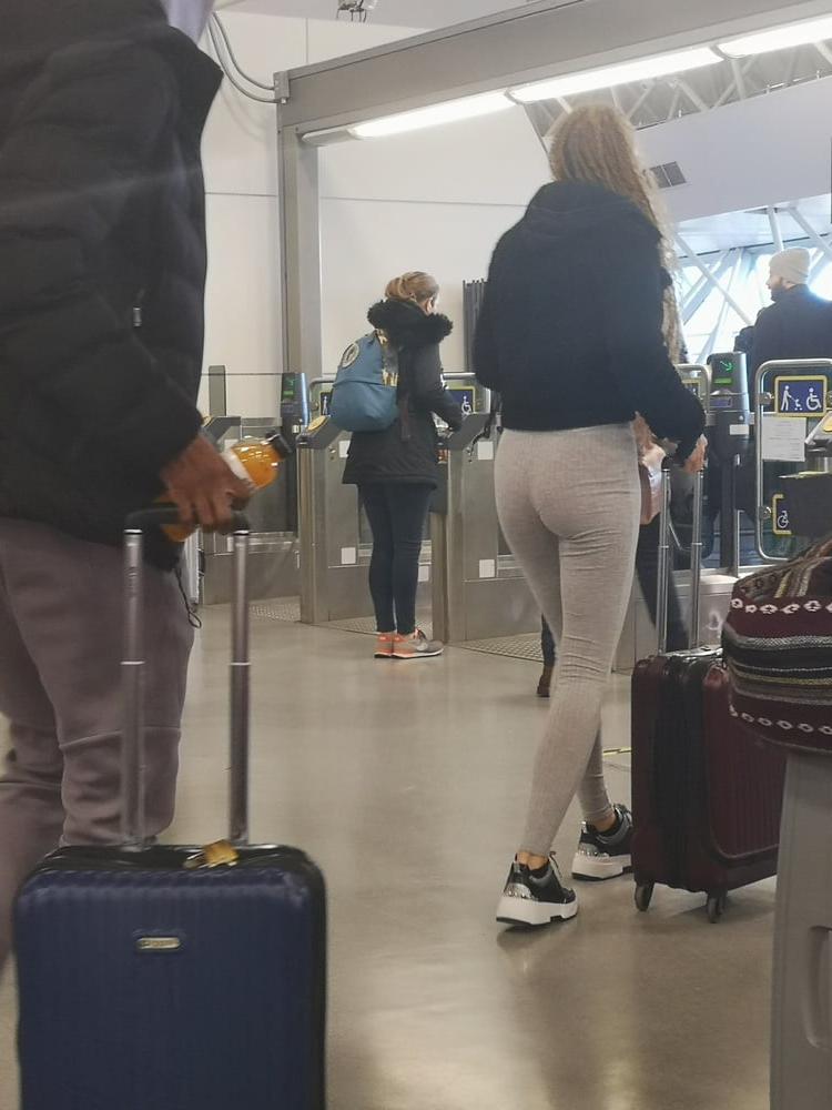 15P Tall Girl  in Leggings