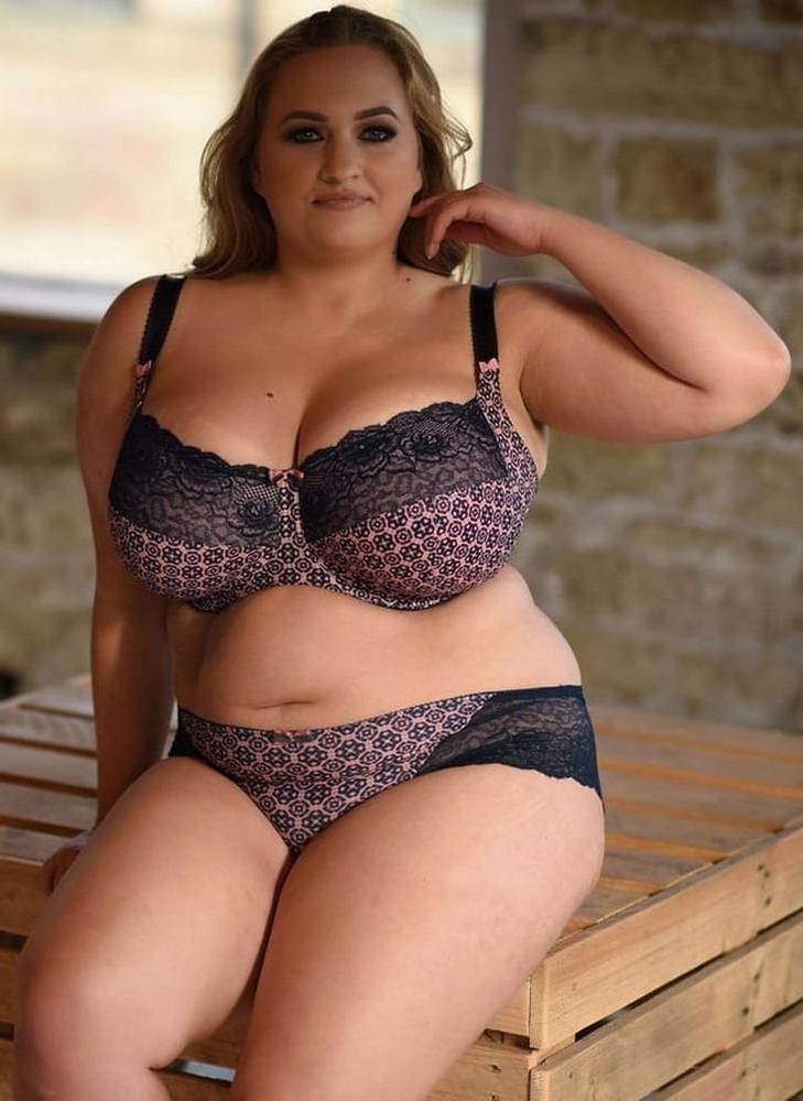 25P From MILF to GILF with Matures in between 139