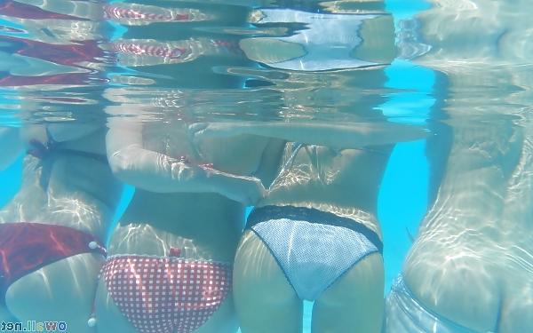 21P Unsuspecting Underwater Pool Pics