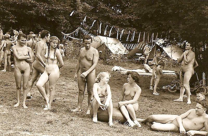 25P Potpurri of Retro Ero and Porn Photos 4