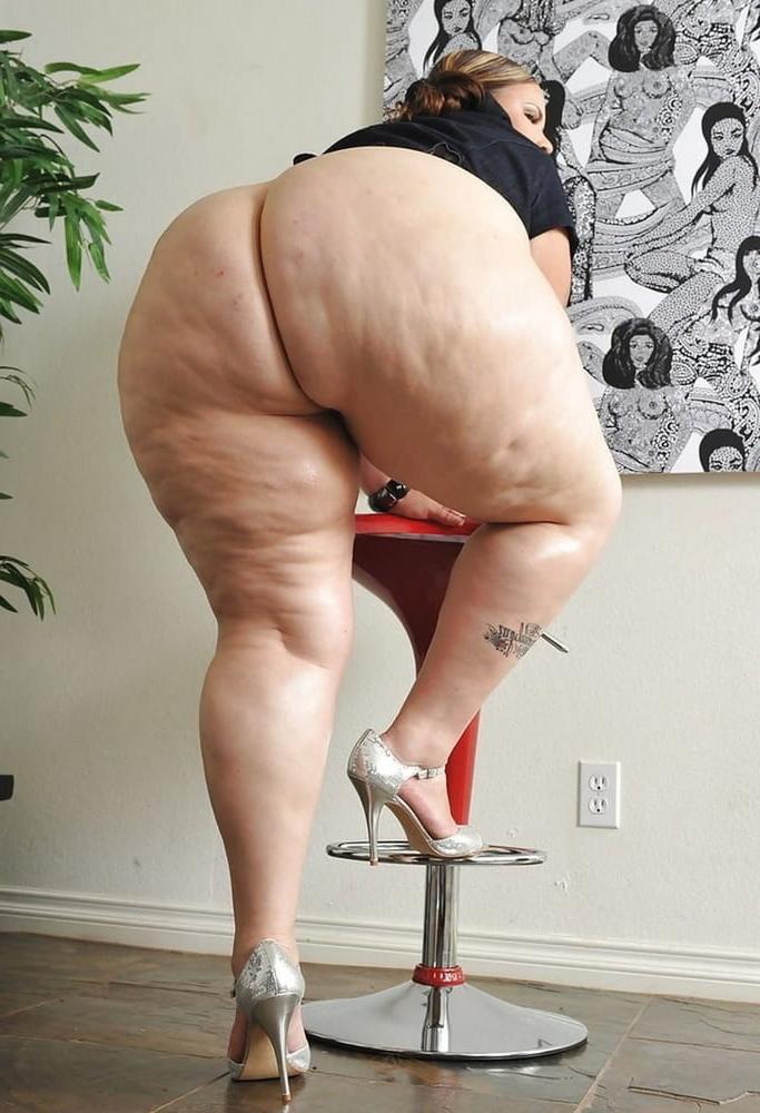 25P From MILF to GILF with Matures in between 142