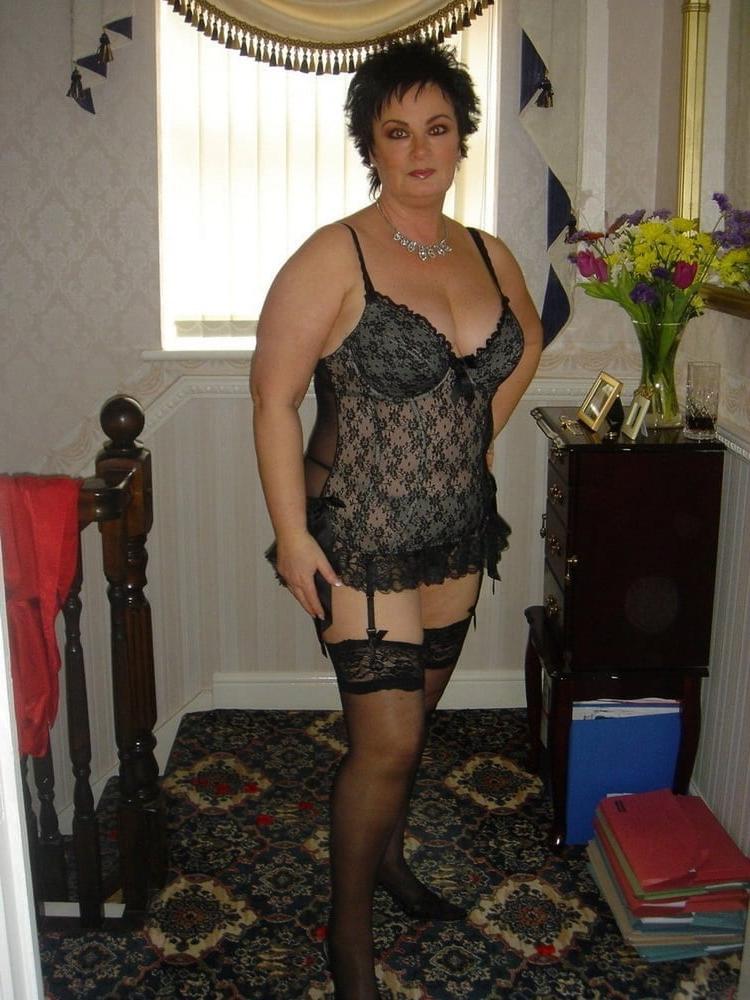 25P From MILF to GILF with Matures in between 130