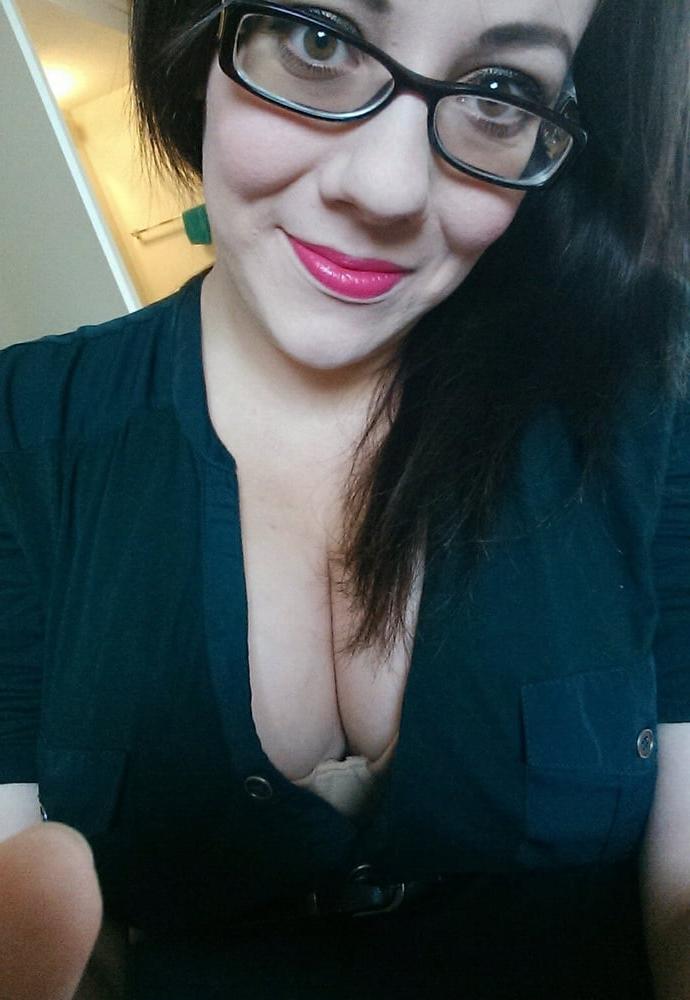 25P Brunette MILF big milky tits