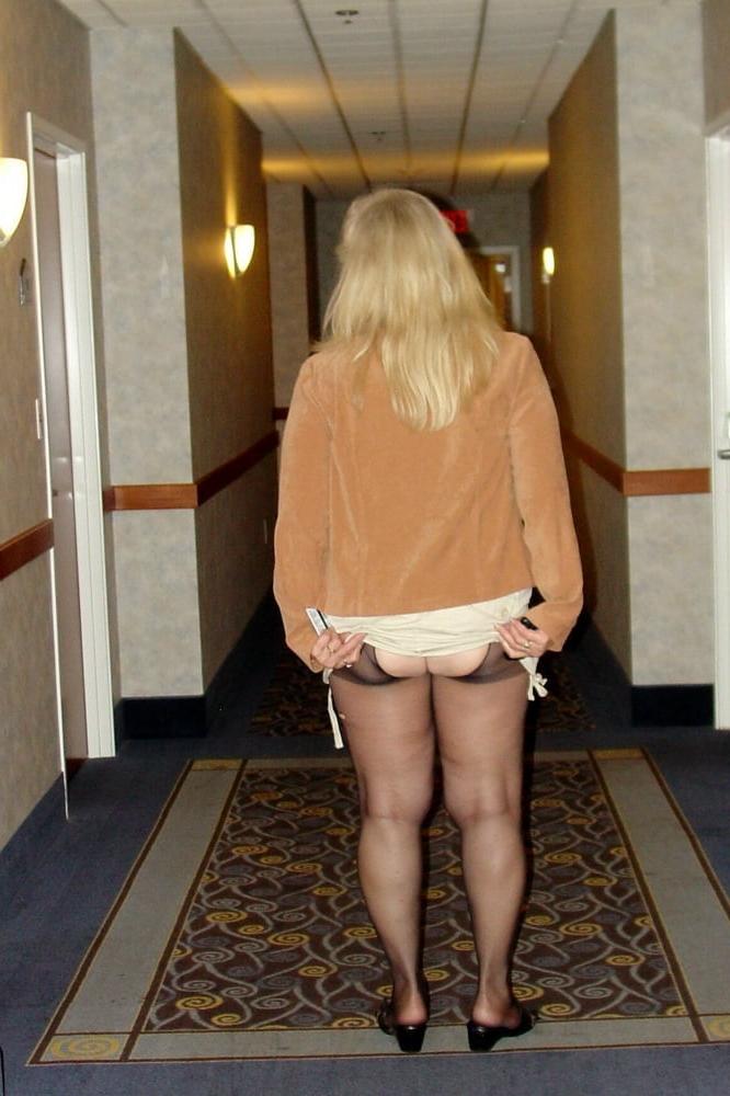 25P Subscriber's Mature Wife Pat #3