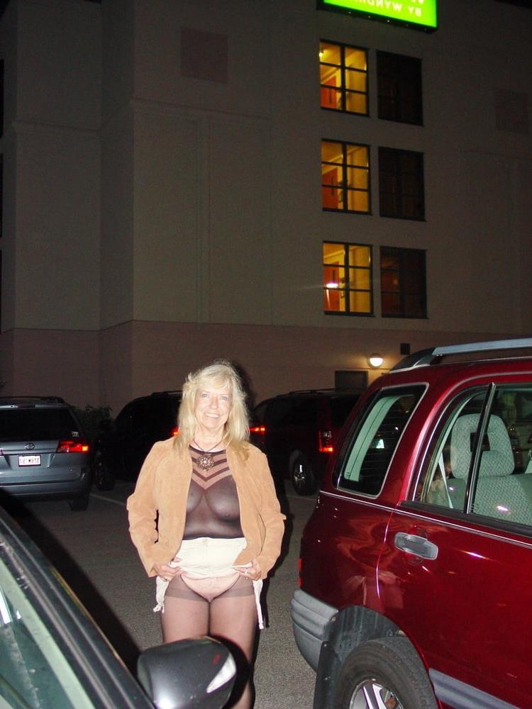 25P Subscriber's Mature Wife Pat #3
