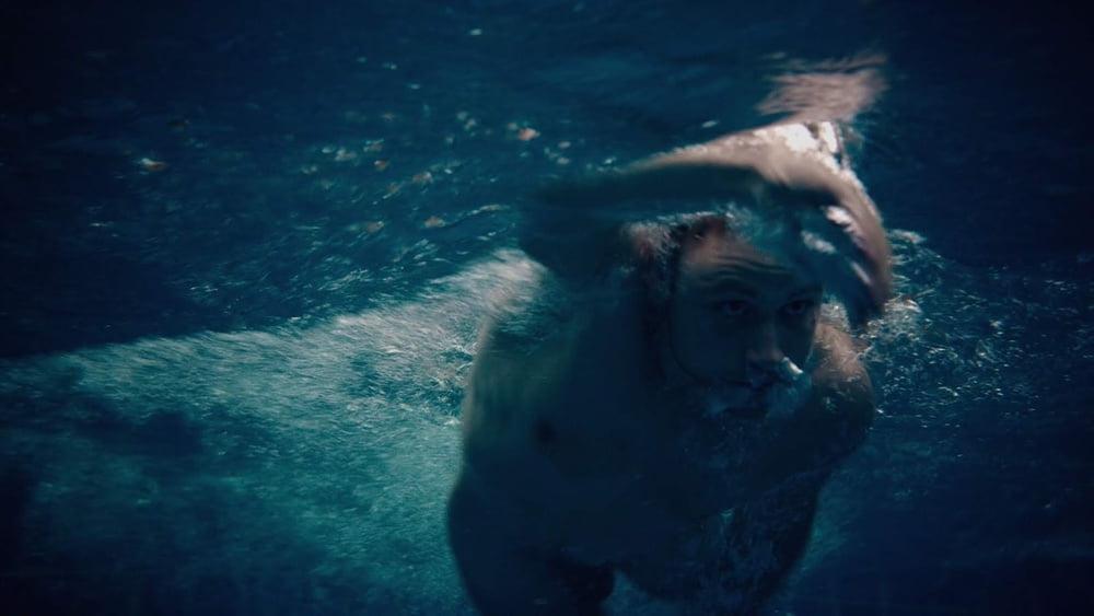 25P Männliche Berühmtheit Max Riemelt völlig nackte Vidcaps