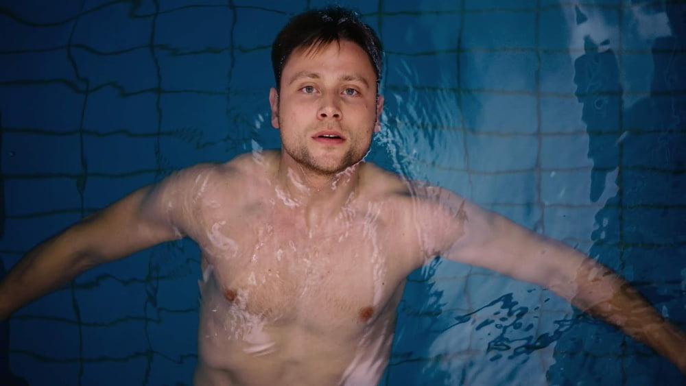 25P Männliche Berühmtheit Max Riemelt völlig nackte Vidcaps