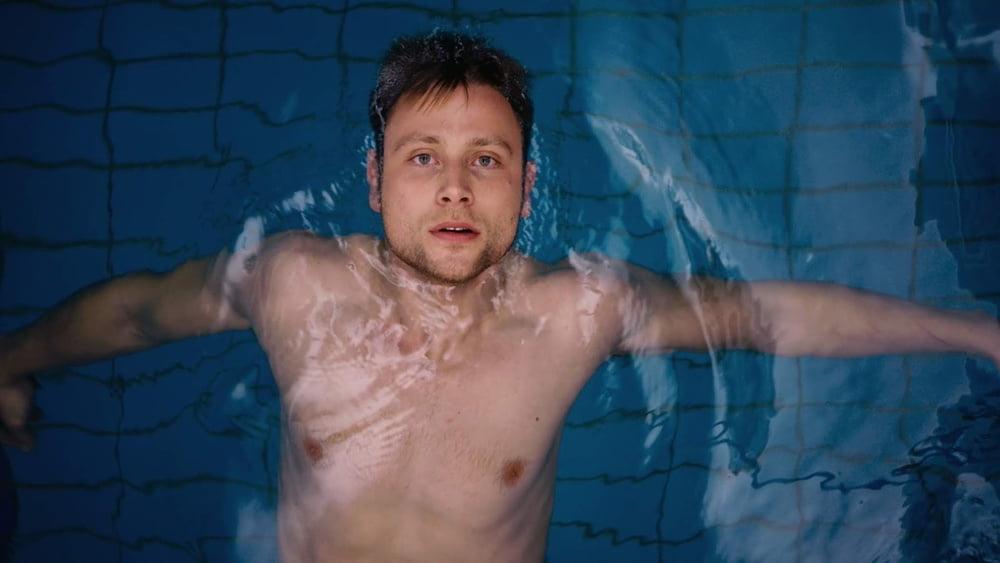 25P Männliche Berühmtheit Max Riemelt völlig nackte Vidcaps