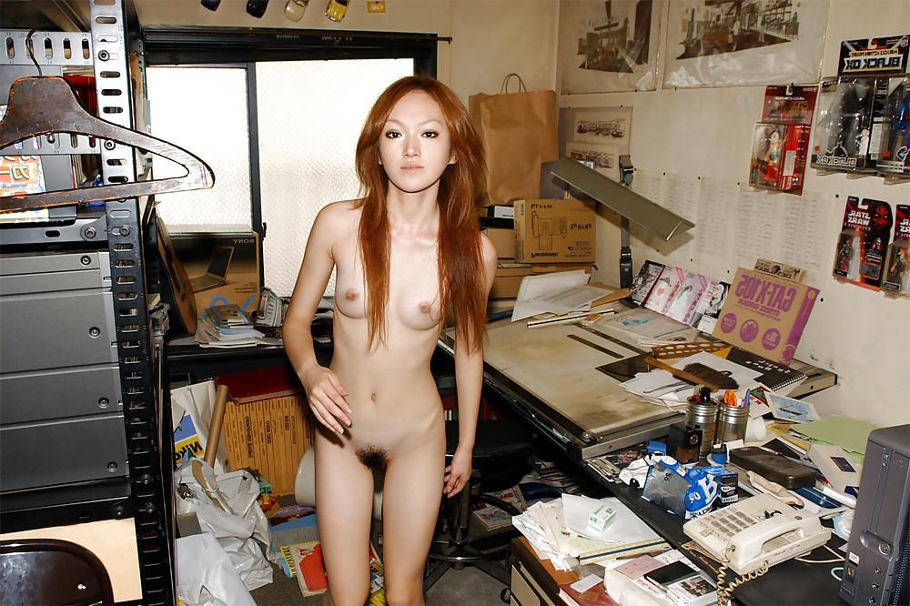 20P Japanese Exhibitionist and Flasher Ladies 3