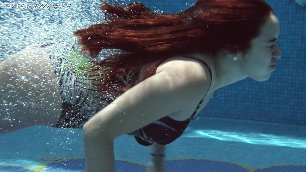 25P Diana Rius Pt.1 UnderWaterShow Pool Erotics