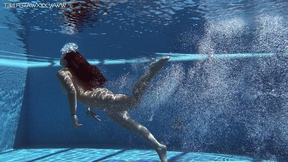 25P Diana Rius Pt.1 UnderWaterShow Pool Erotics
