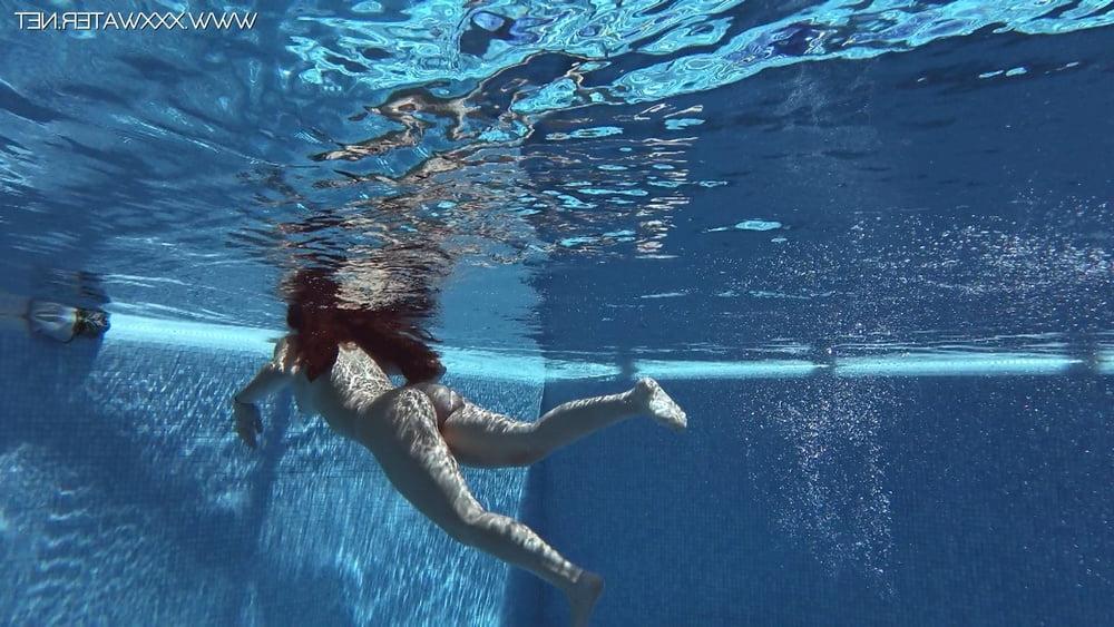 25P Diana Rius Pt.1 UnderWaterShow Pool Erotics