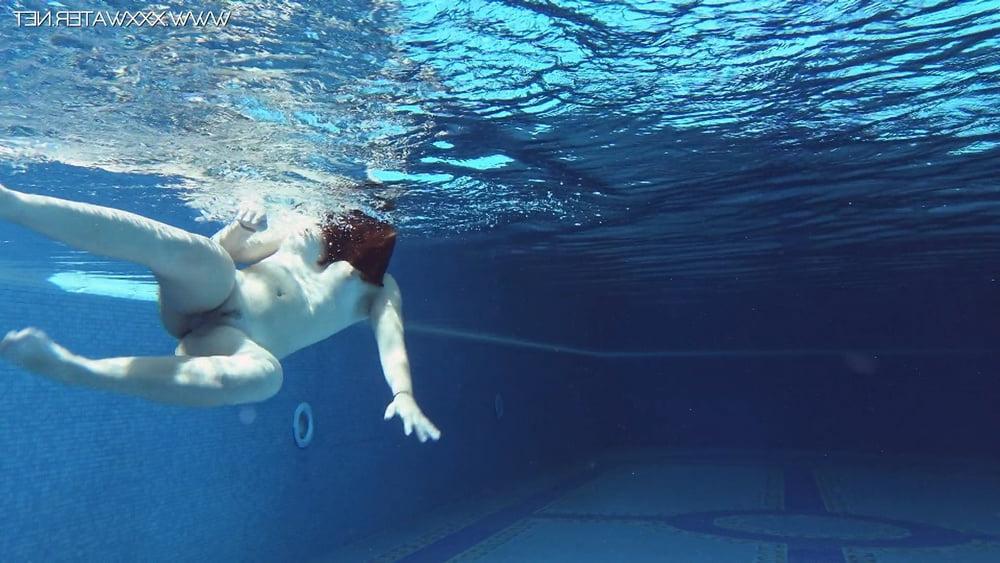 25P Diana Rius Pt.1 UnderWaterShow Pool Erotics