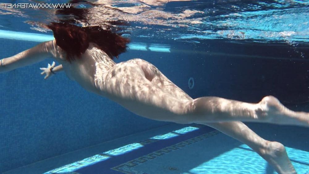 25P Diana Rius Pt.1 UnderWaterShow Pool Erotics