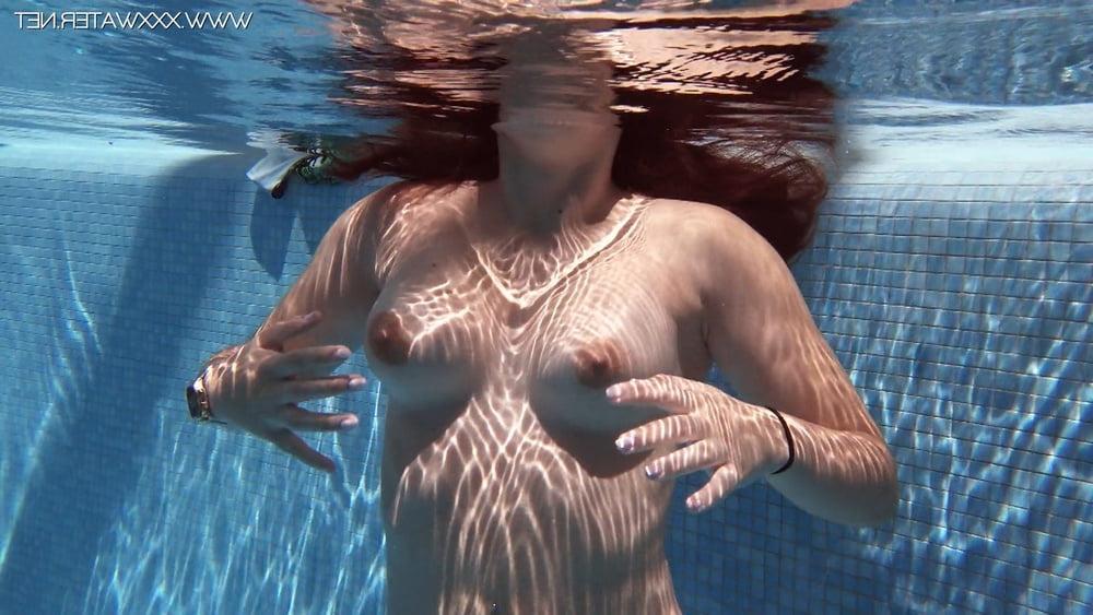 25P Diana Rius Pt.1 UnderWaterShow Pool Erotics