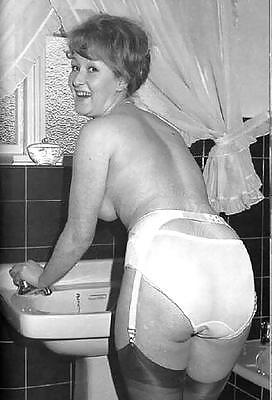 25P Vintage Ladies In Stockings 4