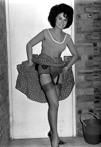 25P Vintage Ladies In Stockings 4