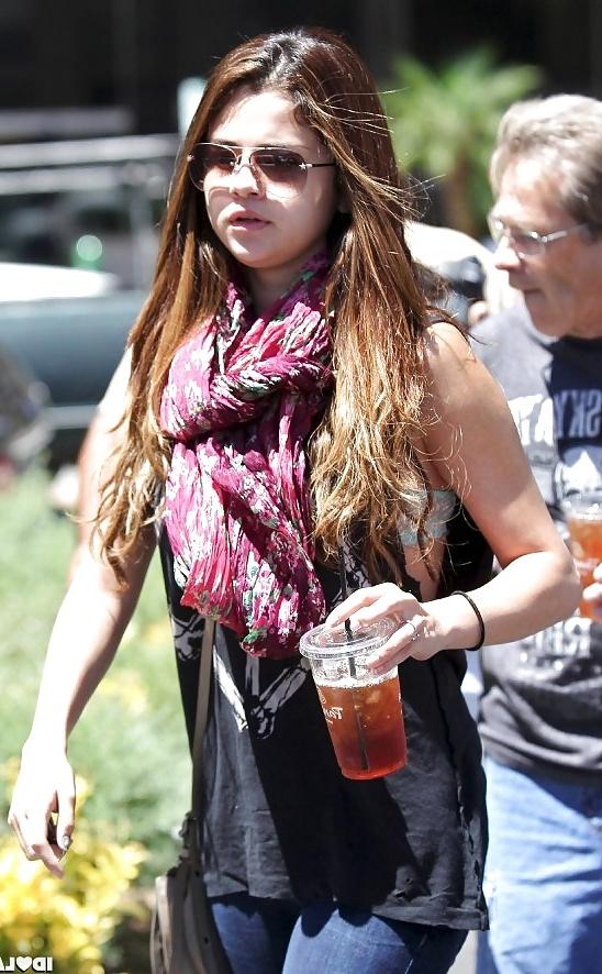 25P Selena Gomez mega collection 2