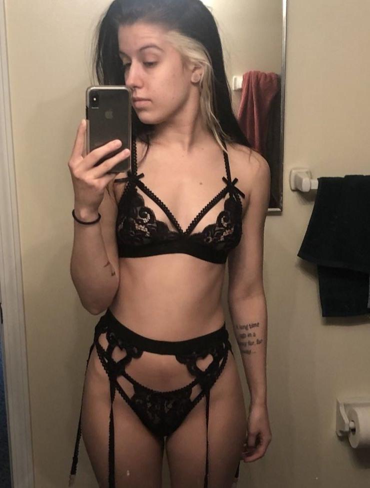 14P HawleeCromwell nude