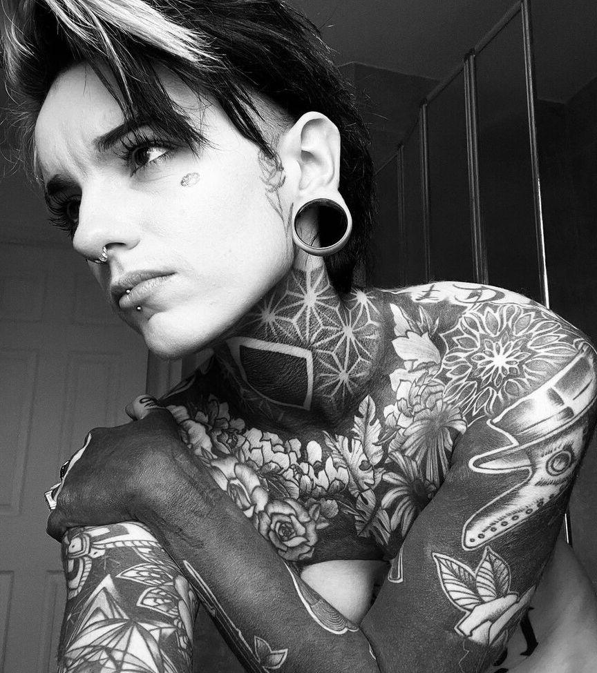 5P Holly Broome Inked nude