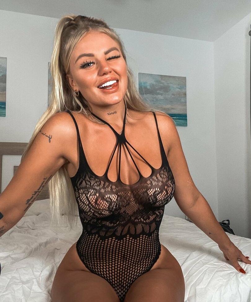 10P Julia Markham nude