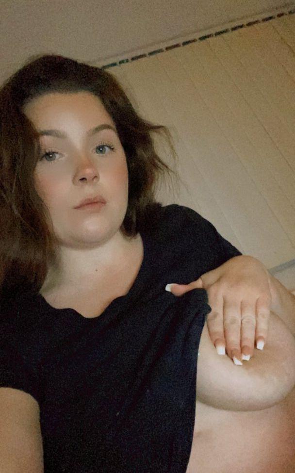 17P Laura Delaney nude