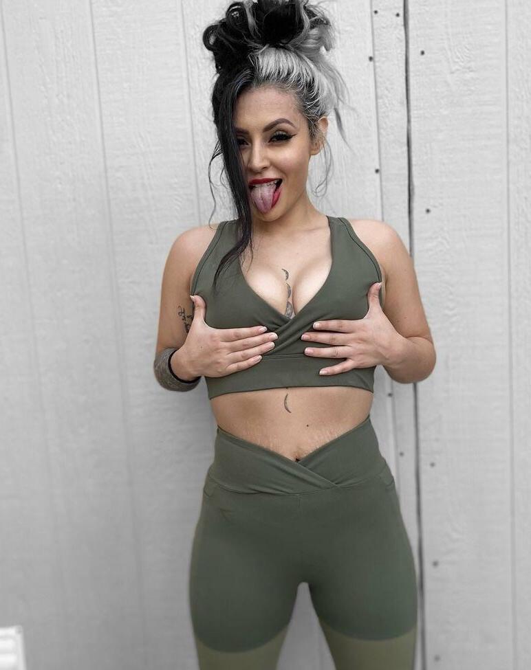 25P Vipress nude