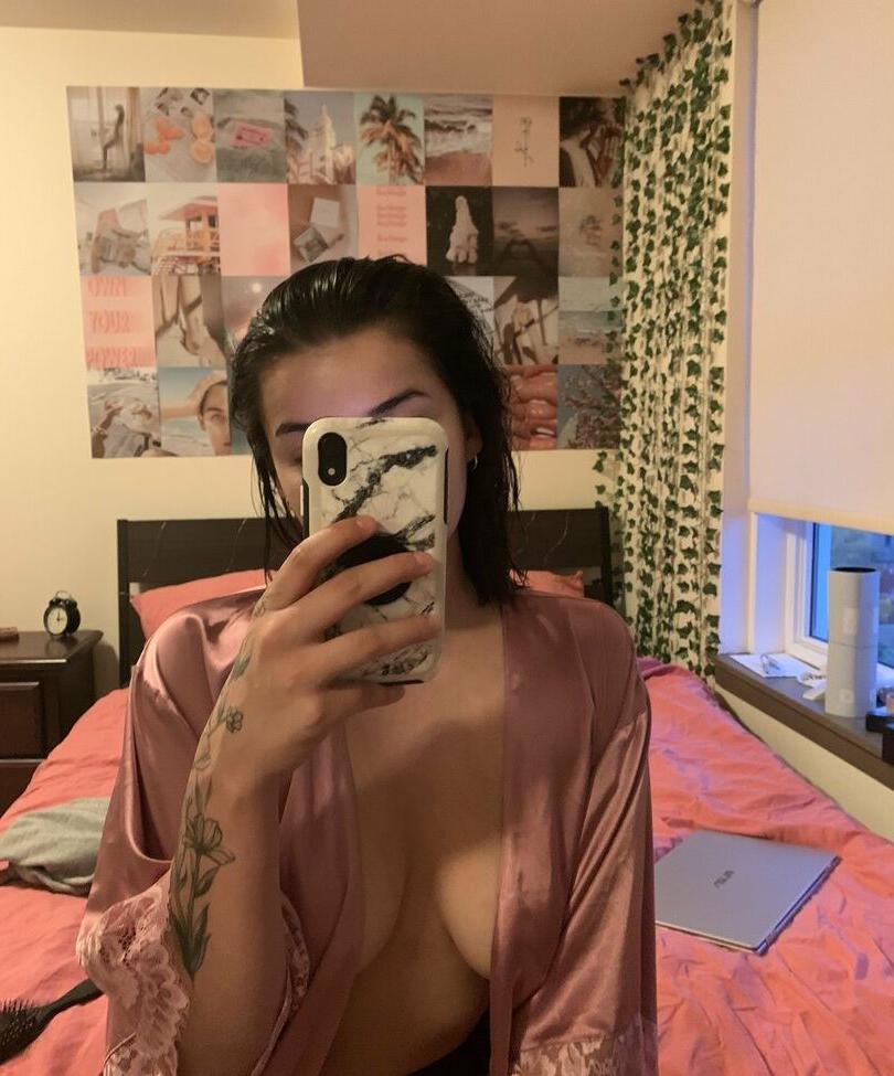 24P Adriana Nicole Kardos nude