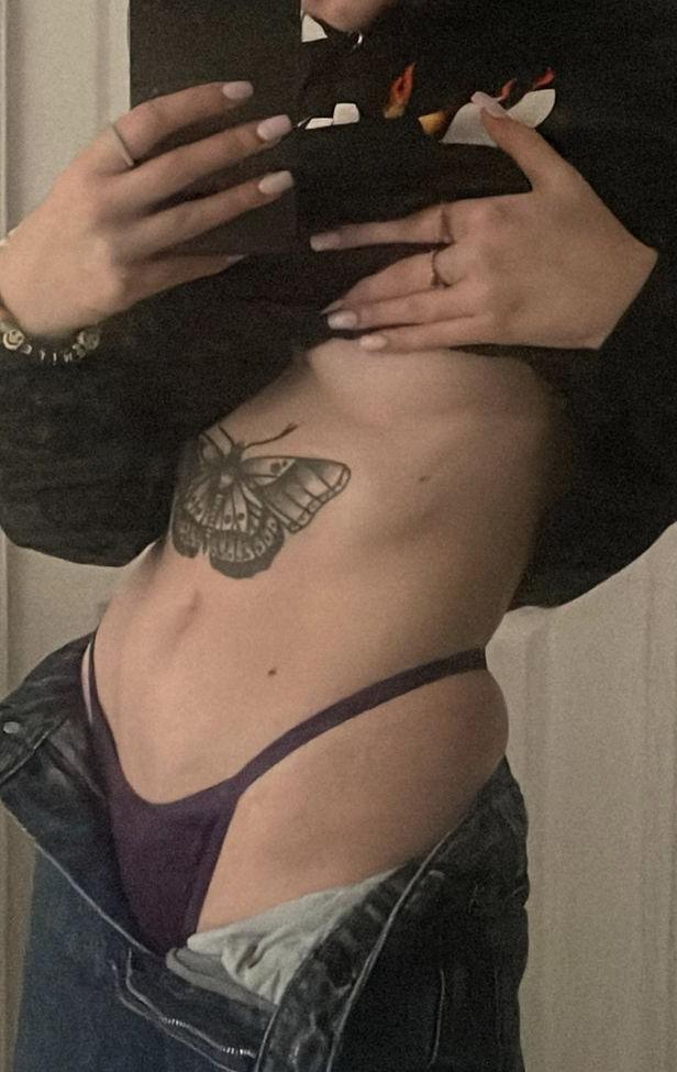 11P Morgan Beckers nude