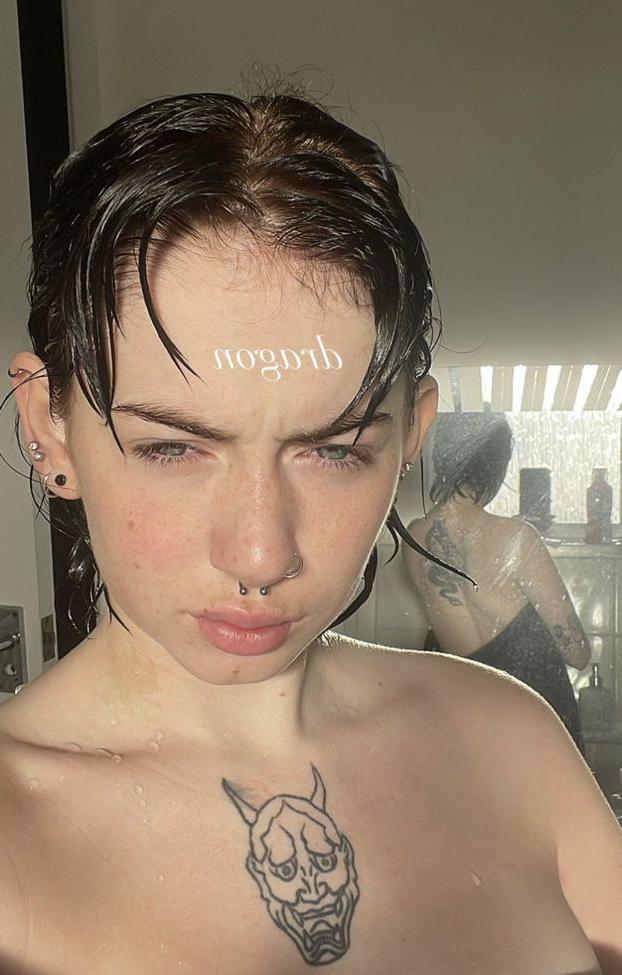 11P Morgan Beckers nude