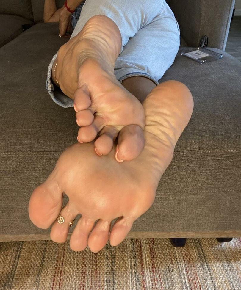 12P Laprettyfeet4 nude