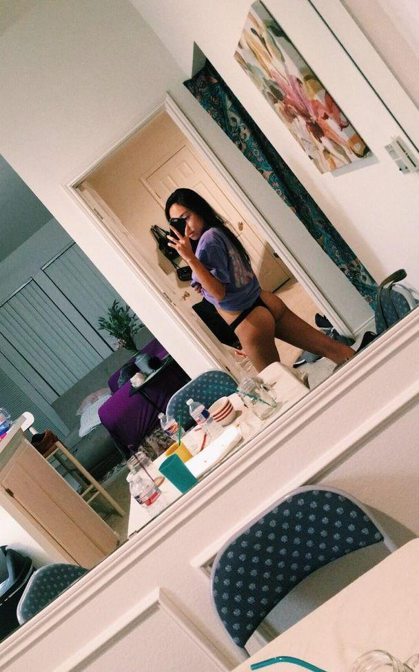 12P Elizabethyesong nude