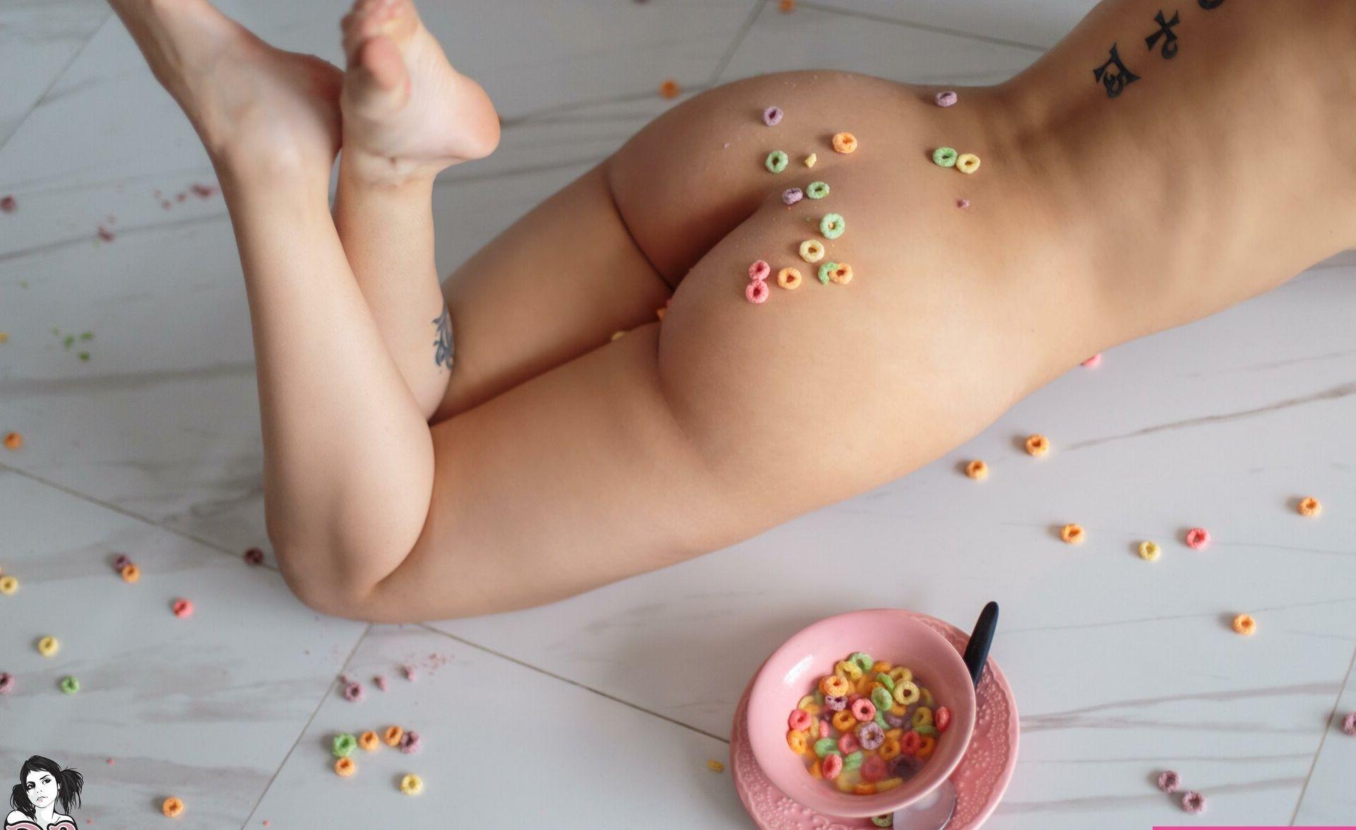 18P Lolli SG nude