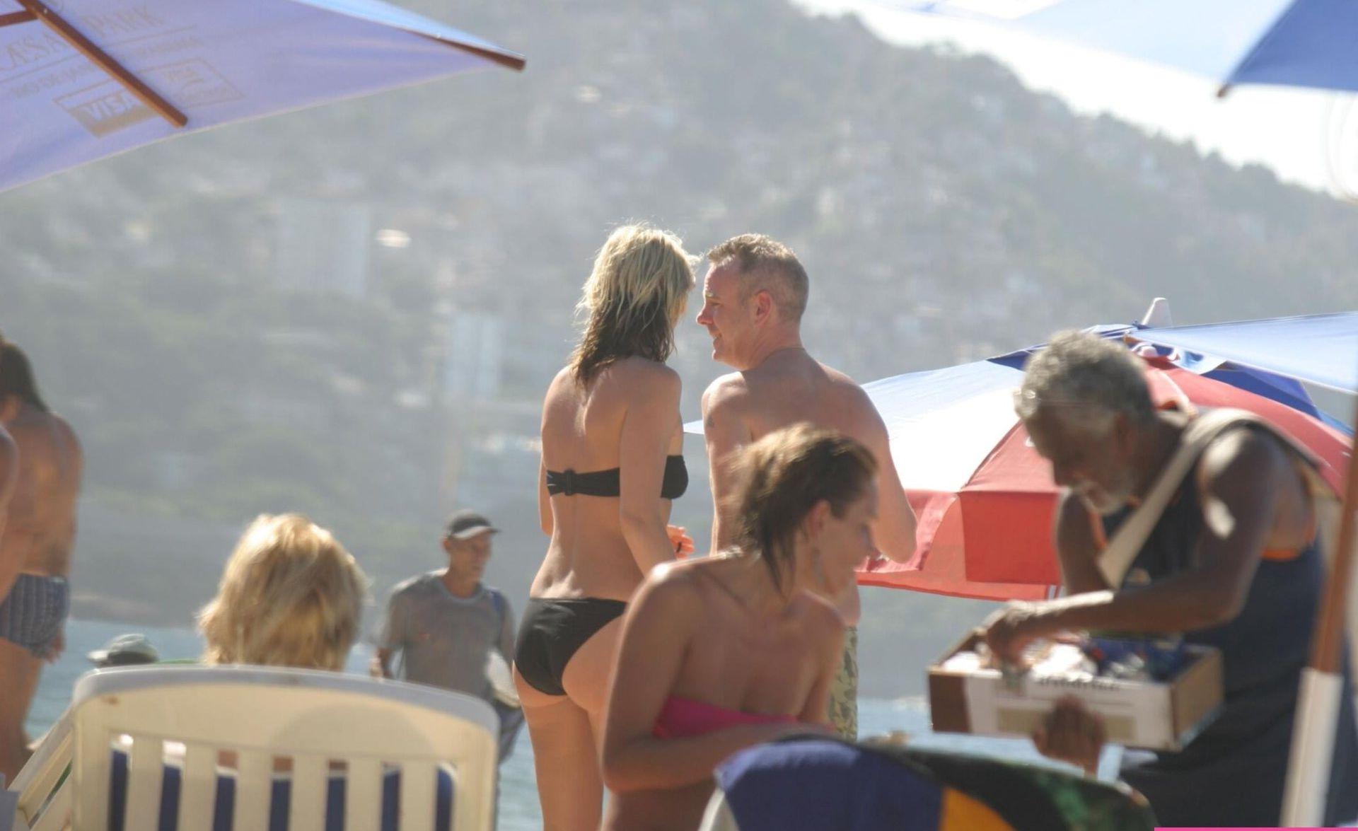 19P Zoe Ball nude